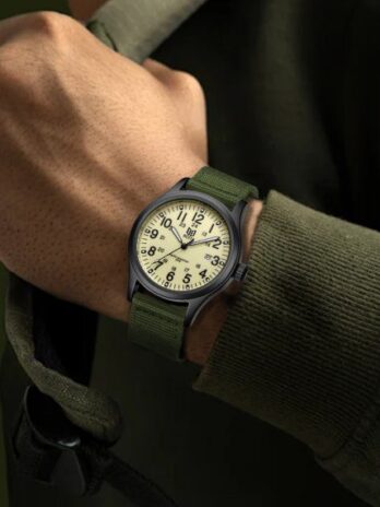 тактичний годинник Besta Command Green